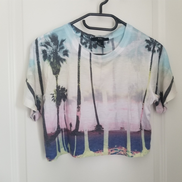 4/ $20 Forever 21 Vintage Malibu Graphic Cropped T-Shirt - Picture 1 of 6